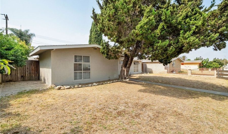 2134 W La Palma Ave, Anaheim, CA 92801 - 4 Beds, 2 Bath