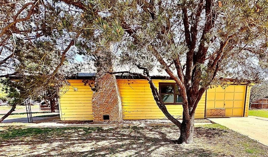 409 6th St, Andrews, TX 79714 - 3 Beds, 2 Bath