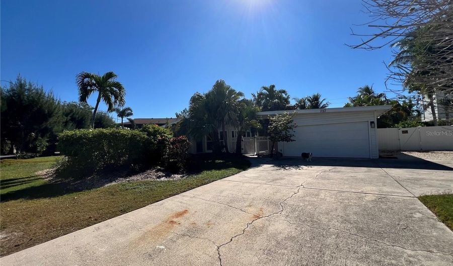 717 JACARANDA Rd, Anna Maria, FL 34216 - 5 Beds, 3 Bath