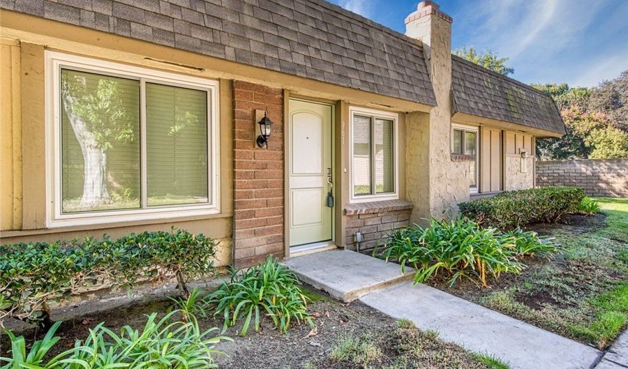 961 S Mintwood, Anaheim, CA 92806 - 3 Beds, 2 Bath