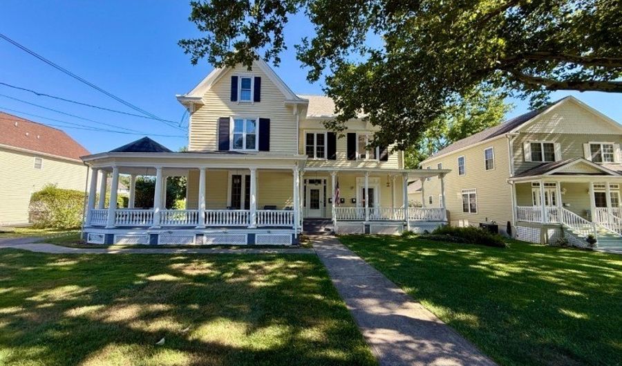 301 W BlackWell St 2, Andover, NJ 07801 - 8 Beds, 4 Bath