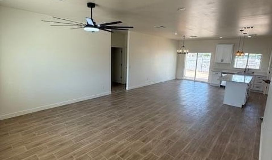12178 W LOBO Dr, Arizona City, AZ 85123 - 3 Beds, 2 Bath
