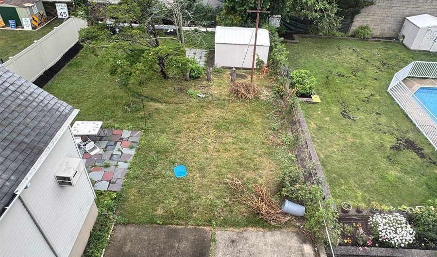 136 W 25TH St 2, Bayonne, NJ 07002 - 4 Beds, 1 Bath