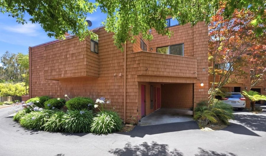 6331 Imperial Ct, Aptos, CA 95003 - 2 Beds, 3 Bath