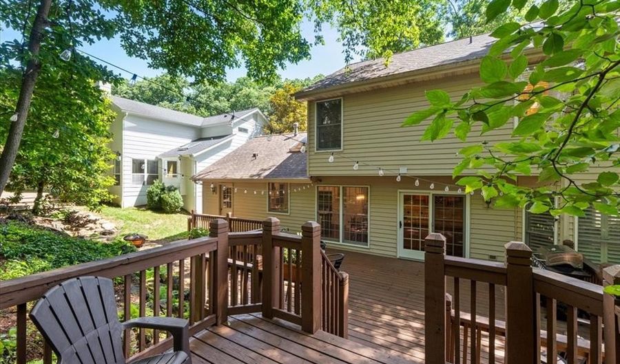 1008 Westrun Dr, Ballwin, MO 63021 - 4 Beds, 4 Bath