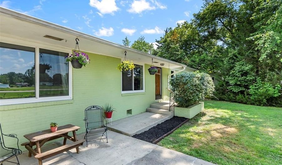 708 W 2nd St, Advance, MO 63730 - 3 Beds, 1 Bath
