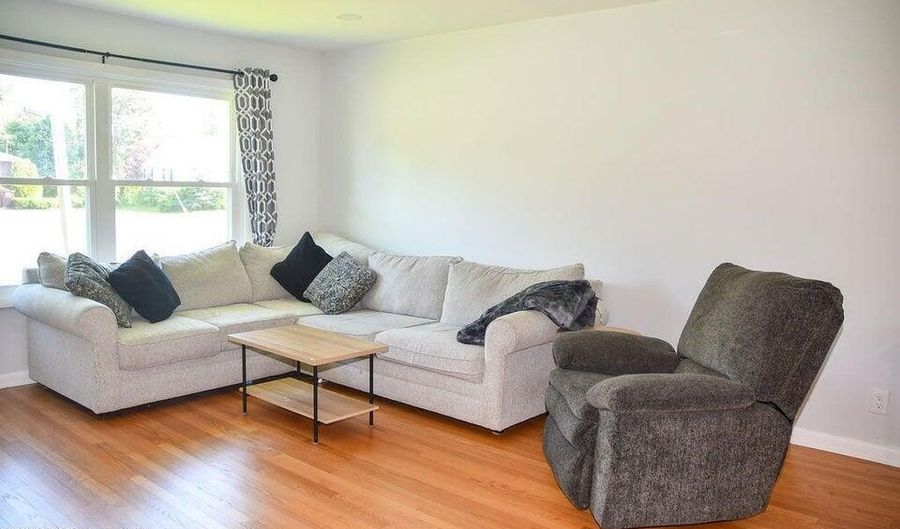 20 Marie Pkwy, Albany, NY 12211 - 3 Beds, 2 Bath