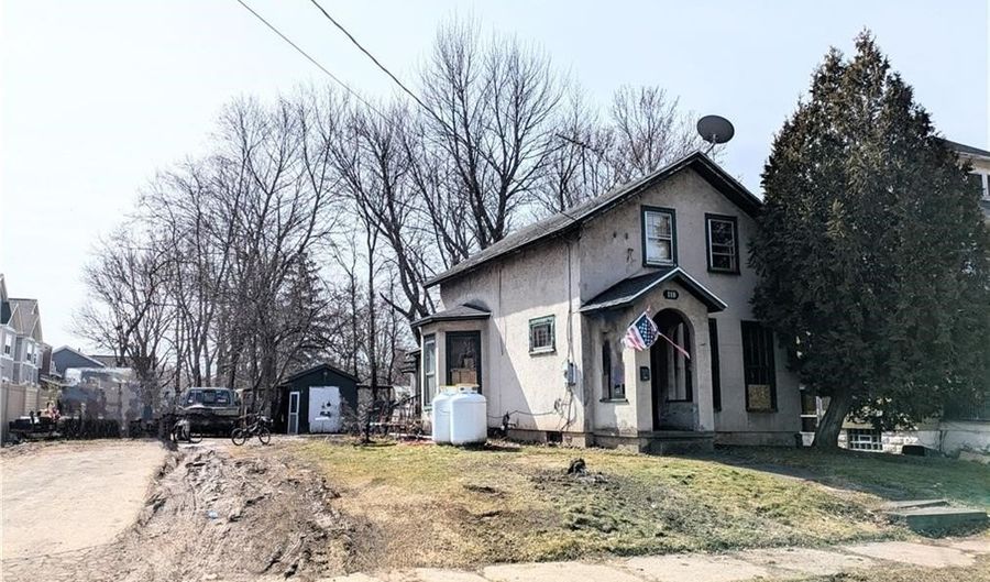 110 Beaver St, Albion, NY 14411 - 3 Beds, 1 Bath