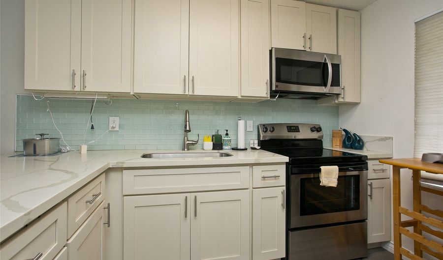 46-232 Kahuhipa St F204, Kaneohe, HI 96744 - 2 Beds, 2 Bath