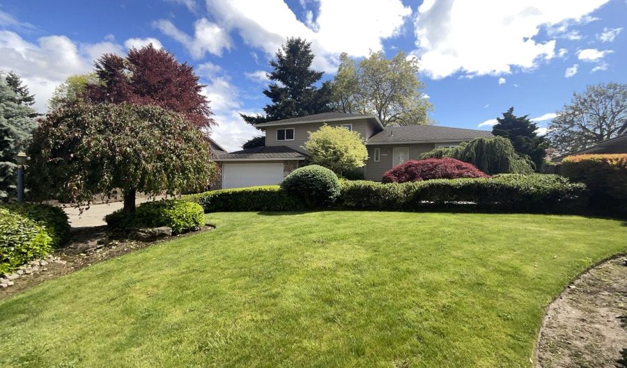 7060 SW MOLALLA BEND Rd, Wilsonville, OR 97070 - 4 Beds, 4 Bath
