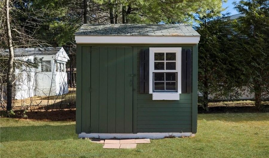 12 Valiant Dr, Coventry, RI 02816 - 2 Beds, 1 Bath