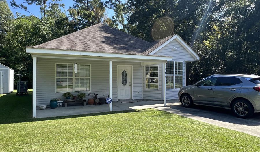 7054 W Perry St, Bay St. Louis, MS 39520 - 3 Beds, 2 Bath