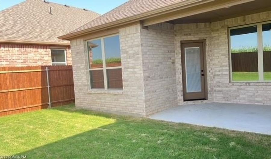 1049 Nighthawk Trl, Alvarado, TX 76009 - 3 Beds, 2 Bath