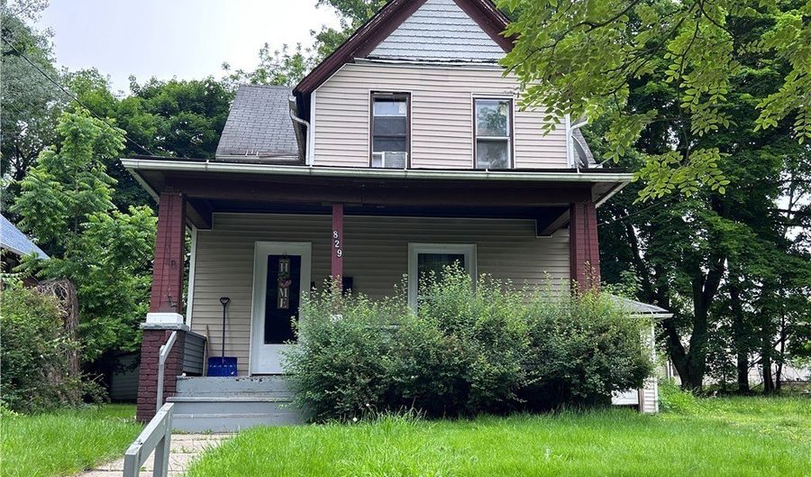 829 Yale St, Akron, OH 44311 - 3 Beds, 1 Bath