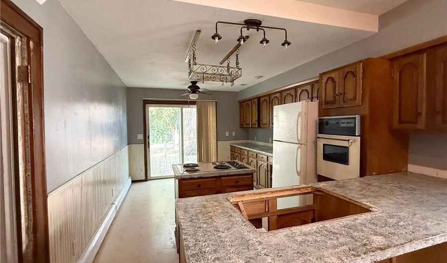 115 N 2nd Ave, Albert Lea, MN 56007 - 3 Beds, 2 Bath