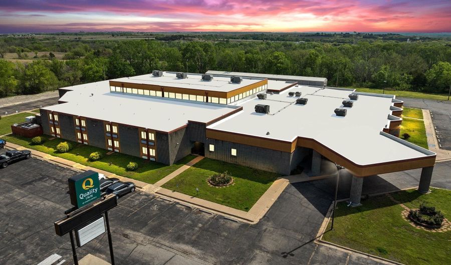 3232 N Summit St, Arkansas City, KS 67005 - 0 Beds, 0 Bath