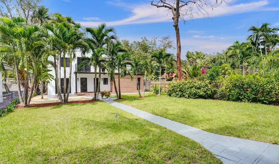 3775 Kumquat Ave, Coconut Grove, FL 33133 - 6 Beds, 4 Bath