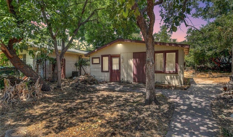 585 Mountain View St, Altadena, CA 91001 - 3 Beds, 1 Bath