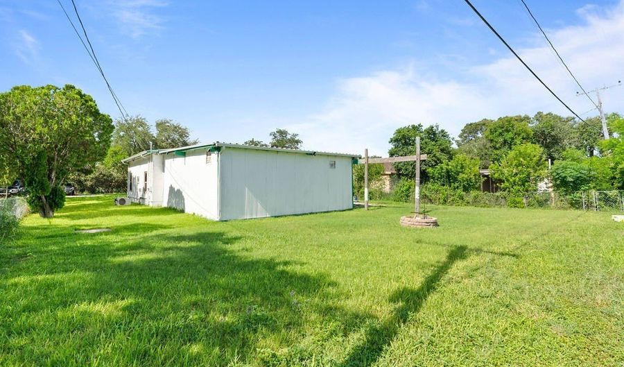 809 Hickey St, Alice, TX 78332 - 2 Beds, 1 Bath