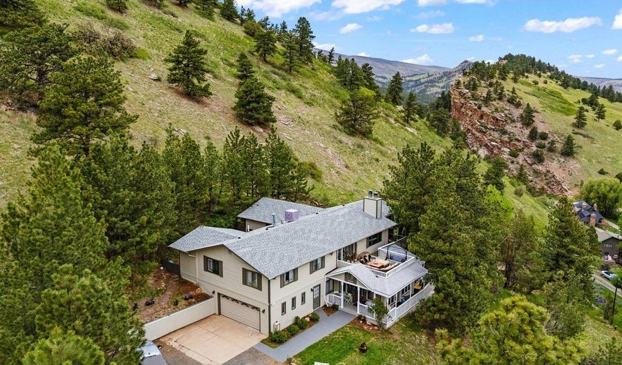 7267 Olde Stage Rd, Boulder, CO 80302 - 4 Beds, 3 Bath