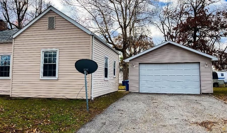 1920 Worden Ave, Alton, IL 62002 - 4 Beds, 2 Bath