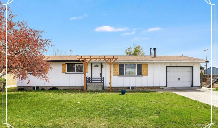 201 E 27th St, Burley, ID 83318 - 5 Beds, 3 Bath