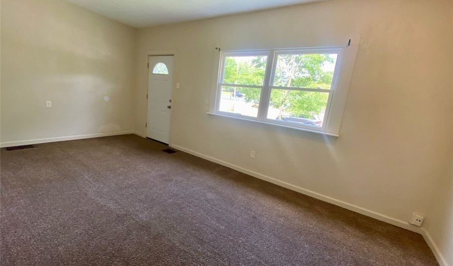 2124 17th St SW, Akron, OH 44314 - 3 Beds, 2 Bath