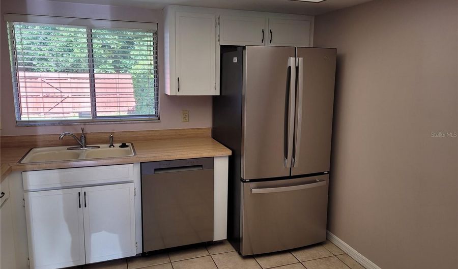 656 BONIVIEW Ln, Altamonte Springs, FL 32714 - 3 Beds, 2 Bath