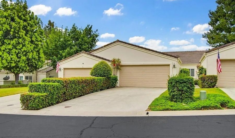 29549 Circle R Greens Dr, Escondido, CA 92026 - 2 Beds, 2 Bath
