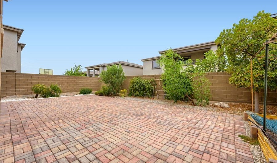 845 Riverlawn Pl, Las Vegas, NV 89138 - 3 Beds, 3 Bath