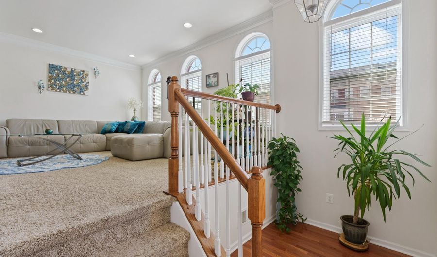 43245 MITCHAM Sq, Ashburn, VA 20148 - 3 Beds, 4 Bath