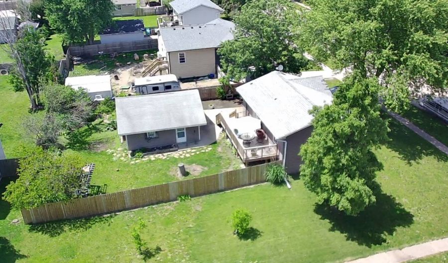 1000 5th St NW, Altoona, IA 50009 - 3 Beds, 2 Bath