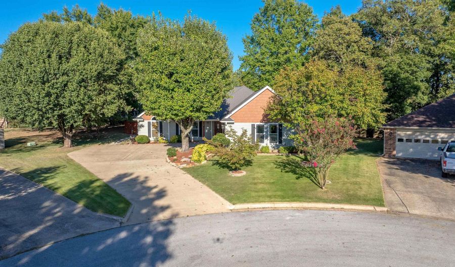 8 Oak Meadow Cv, Batesville, AR 72501 - 3 Beds, 2 Bath