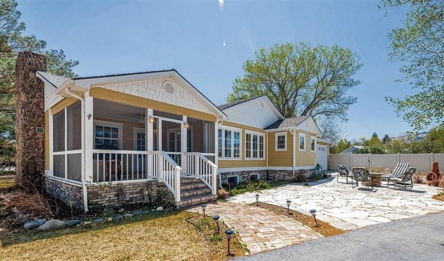 1627 11th St, Cody, WY 82414 - 3 Beds, 3 Bath