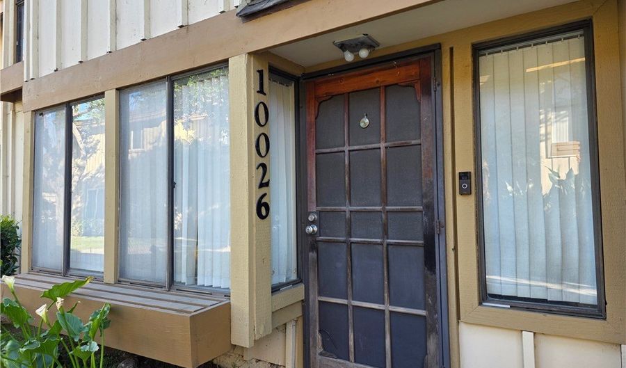 10026 Karmont Ave, South Gate, CA 90280 - 2 Beds, 2 Bath