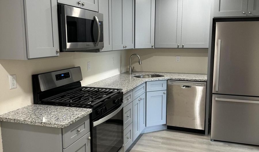 77 Memorial Pkwy 3, Atlantic Highlands, NJ 07716 - 2 Beds, 1 Bath