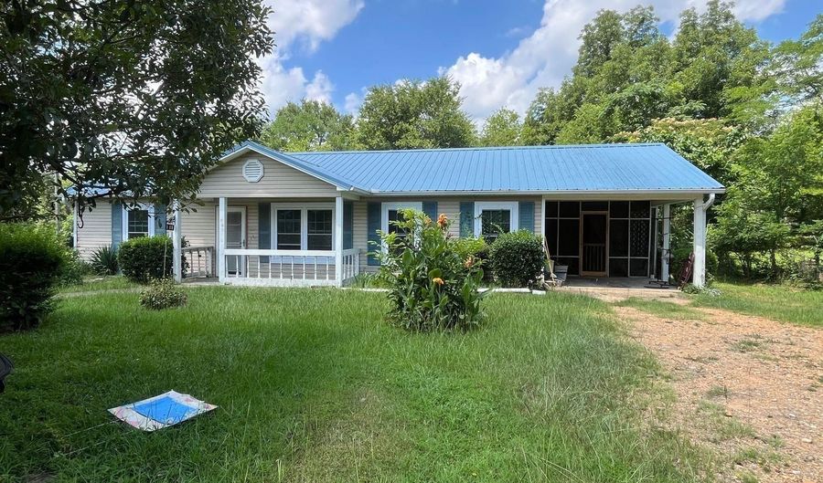 135 N 17th St, Arkadelphia, AR 71923 - 2 Beds, 2 Bath