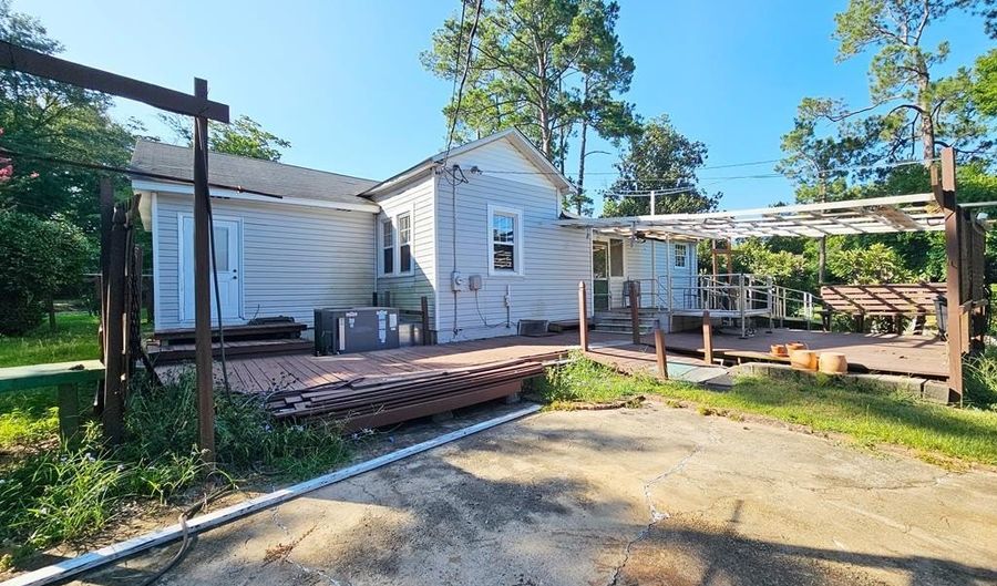 523 Eugemar Dr, Albany, GA 31707 - 4 Beds, 4 Bath