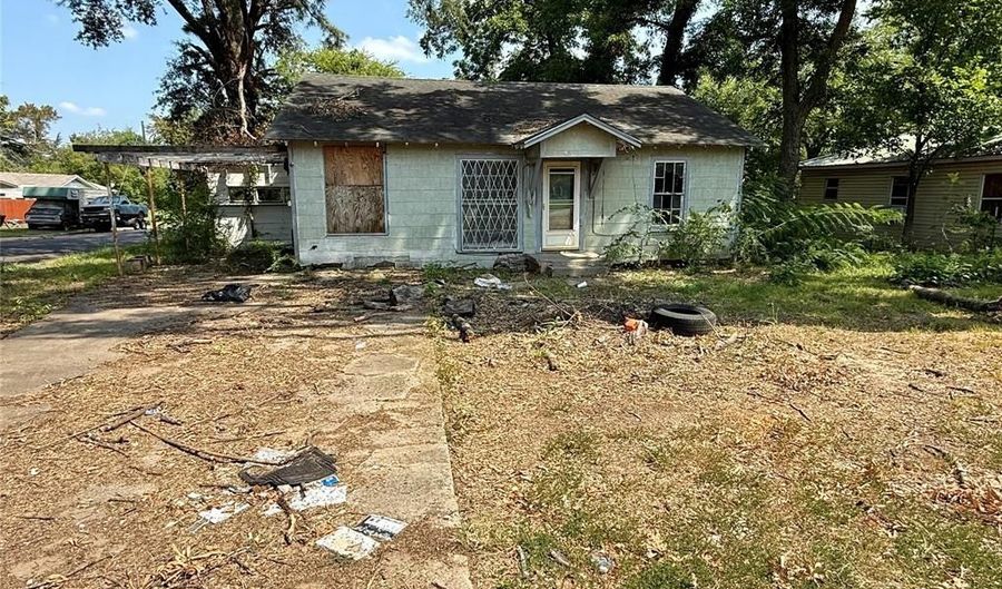 200 Whitworth St, Sulphur Springs, TX 75482 - 3 Beds, 1 Bath