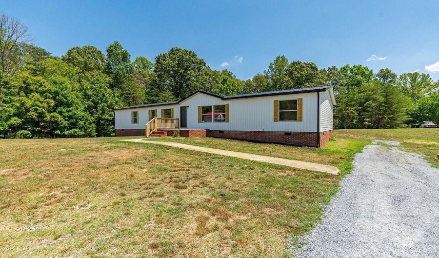 175 Meadowview Ln, Axton, VA 24054 - 4 Beds, 2 Bath