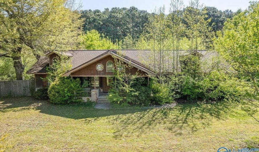 51 County Road 1856, Arab, AL 35016 - 5 Beds, 3 Bath