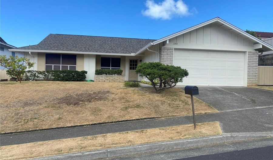 1285 Kina St, Kailua, HI 96734 - 4 Beds, 2 Bath