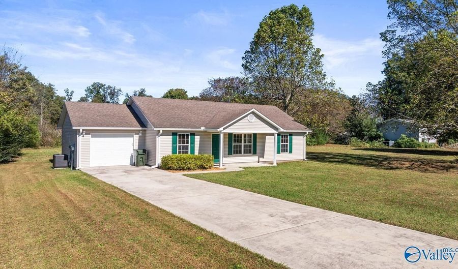 131 Jo-Mar Rd, Ardmore, AL 35739 - 3 Beds, 2 Bath
