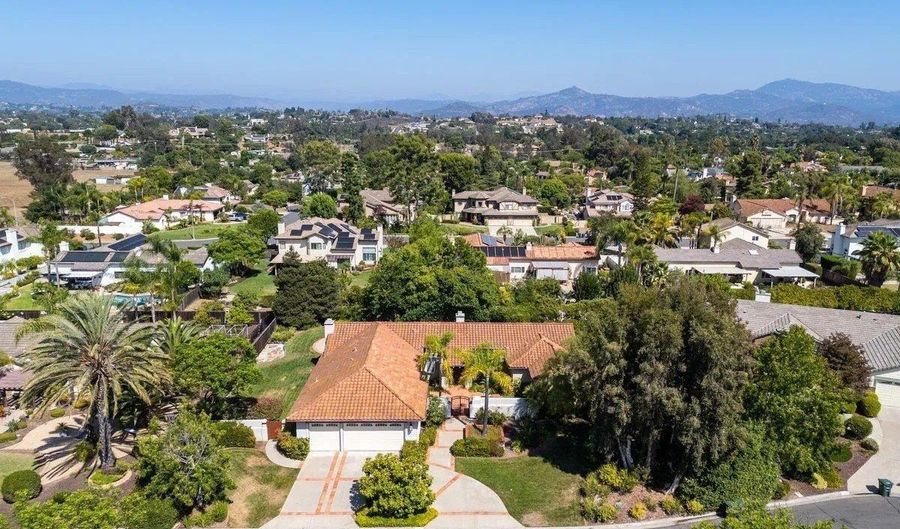 2084 Roberts Pl, Escondido, CA 92029 - 4 Beds, 3 Bath
