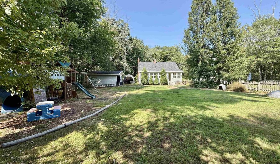 33 Grandview Rd, Bow, NH 03304 - 3 Beds, 2 Bath