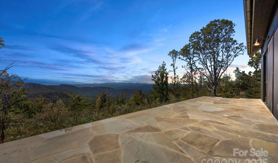 41 Windy Ridge Trl, Asheville, NC 28804 - 2 Beds, 3 Bath