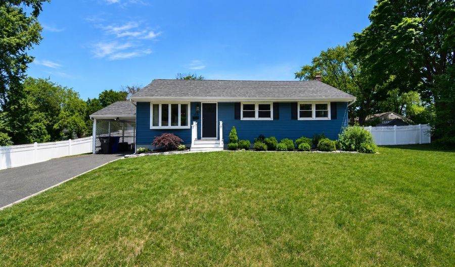 469 East Rd, Belford, NJ 07718 - 3 Beds, 1 Bath