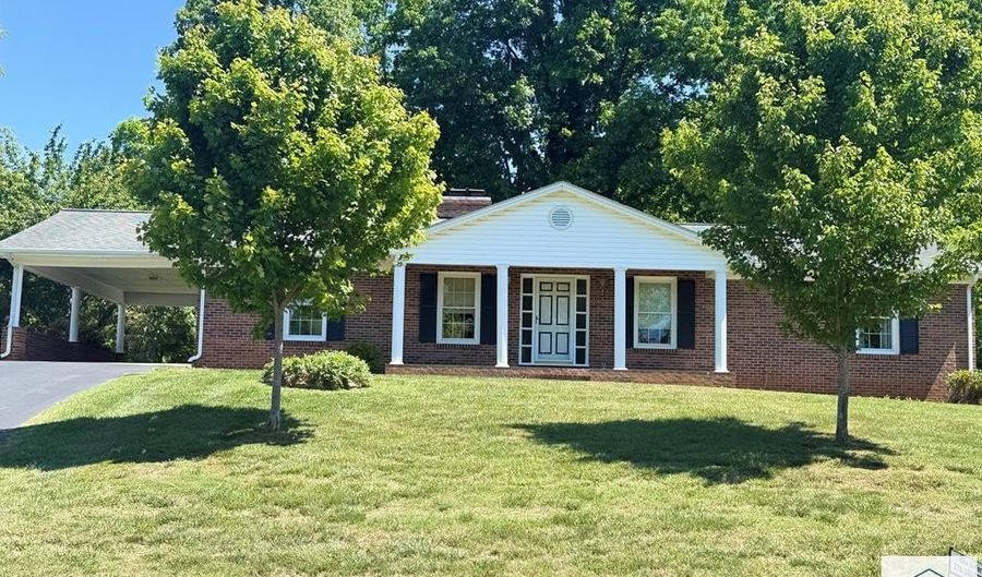 614 Westover Dr, Bassett, VA 24055 - 3 Beds, 2 Bath