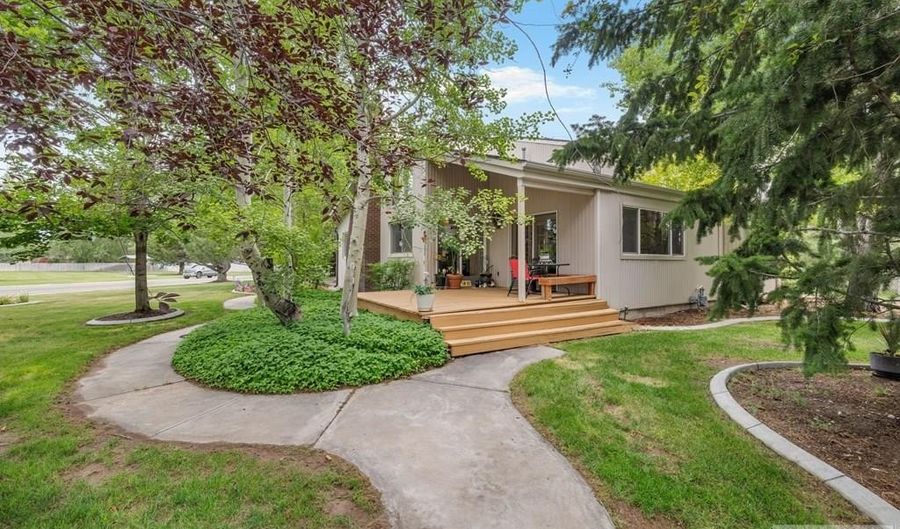 2195 S Midway Ave, Ammon, ID 83406 - 5 Beds, 4 Bath
