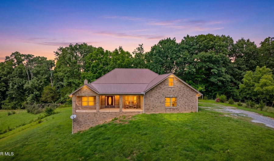 1570 Carl Doty Rd, Afton, TN 37616 - 2 Beds, 2 Bath